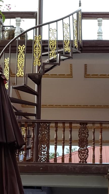 Golden Empress Hotel Науншве Екстер'єр фото