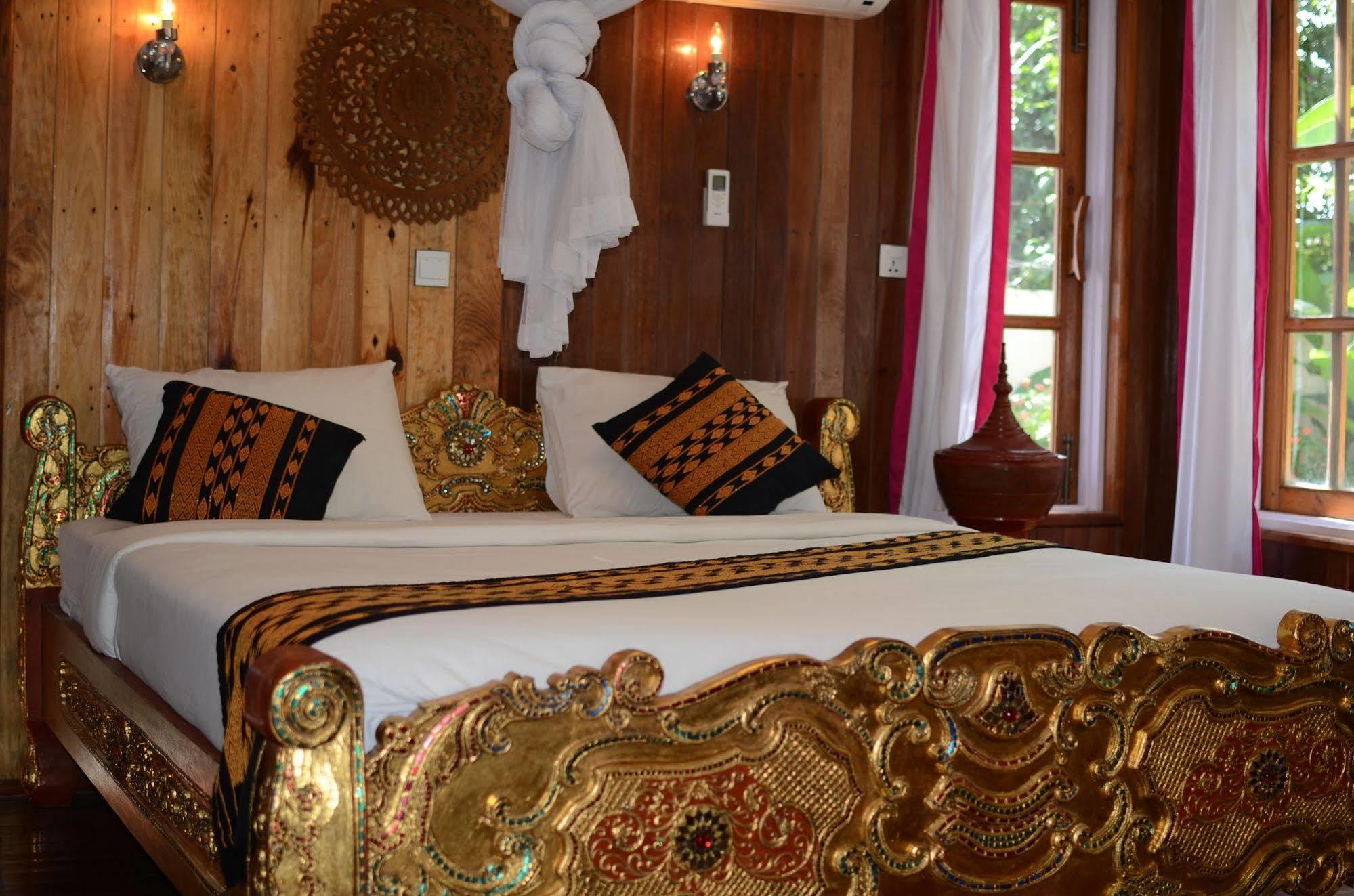 Golden Empress Hotel Науншве Екстер'єр фото